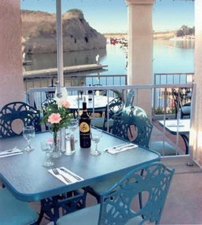 Newport Dunes Waterfront Resort Нюпорт Бийч Ресторант снимка